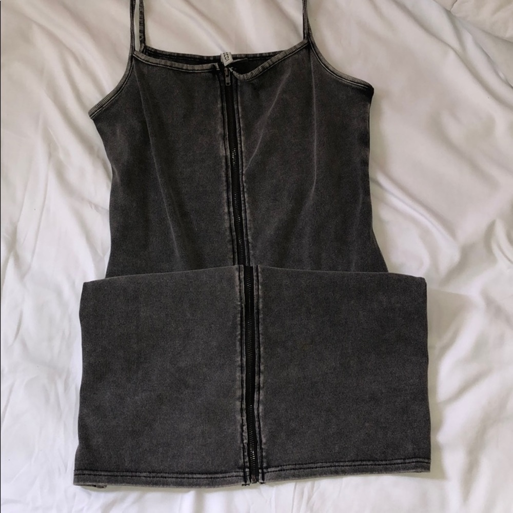 Zip up grey dress
